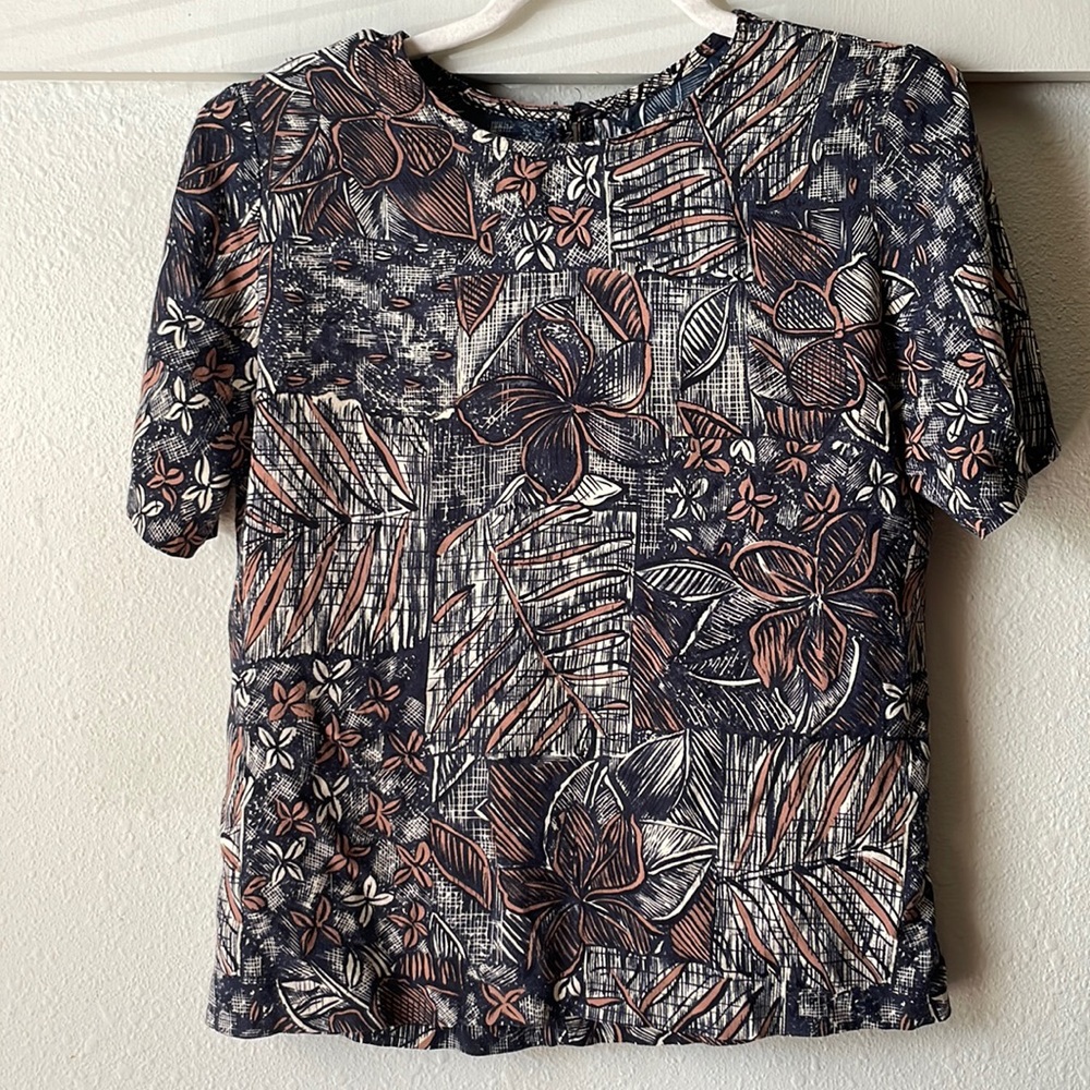 Vintage tropical floral print short sleeve button back blouse with shoulder pads